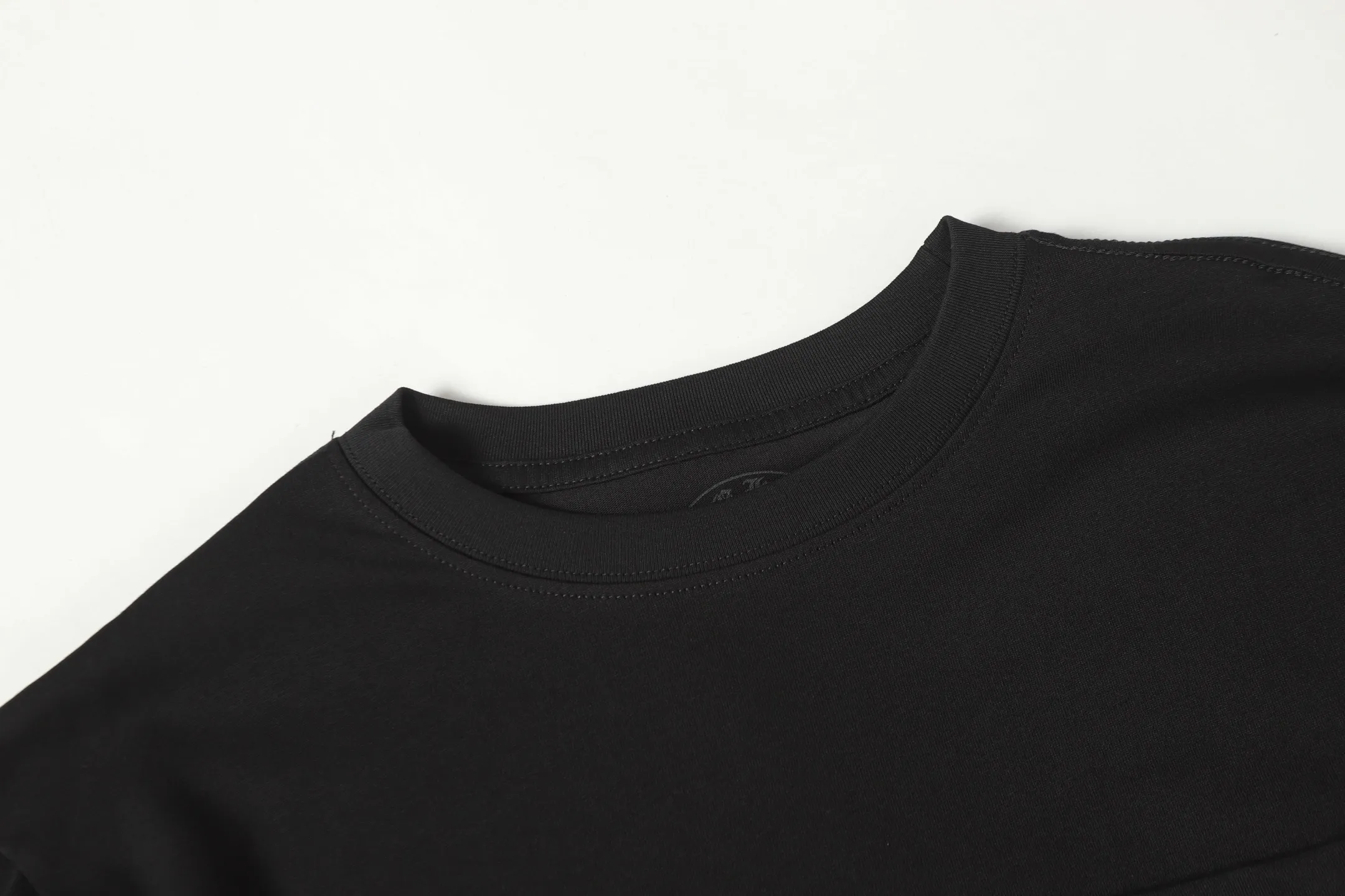 P160 K2143 cross-border model, please do not place an order if you pursue quality. -Chrome Hearts/Chrome Hearts Sanskrit horseshoe printed popular long-sleeved T-shirt -High weight, high density and high quality. The wool is soft, delicate and skin-friendly. It feels soft and silky. It has excellent warmth and skin-friendly properties.